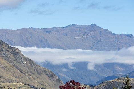 Photo of property in 60 Kirimoko Crescent, Wanaka, 9305