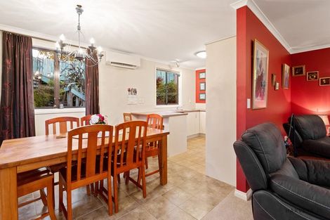 Photo of property in 6 View Ridge Drive, Ranui, Auckland, 0612