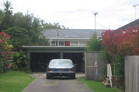 Photo of property in 1/20 Margaret Place, Milford, Auckland, 0620