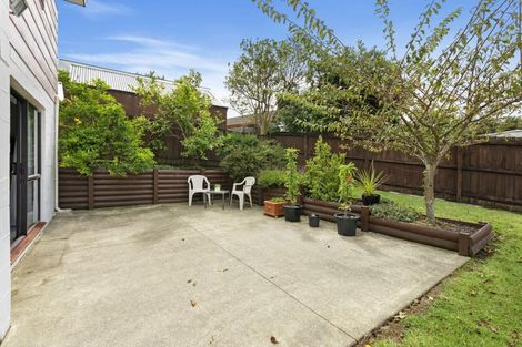 Photo of property in 8 Coubray Place, Botany Downs, Auckland, 2010