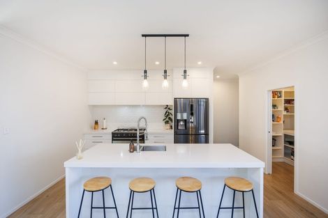 Photo of property in 29 Sardinia Grove, Fitzherbert, Palmerston North, 4410