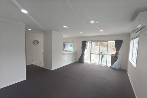 Photo of property in 16 Rotoiti Avenue, Pakuranga Heights, Auckland, 2010