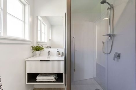 Photo of property in 4 Lucienne Place, Hillsborough, Christchurch, 8022