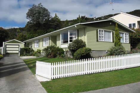 Photo of property in 37 Kowhai Street, Wainuiomata, Lower Hutt, 5014