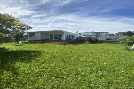 Photo of property in 199u3 Newlands Road, Newlands, Wellington, 6037
