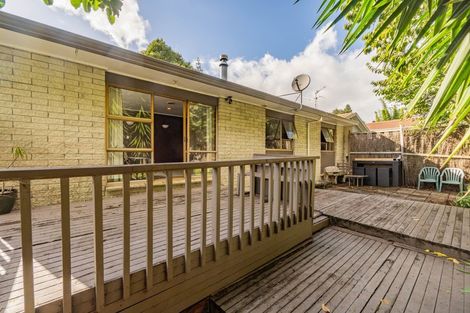 Photo of property in 13 Wirihana Road, Titirangi, Auckland, 0604