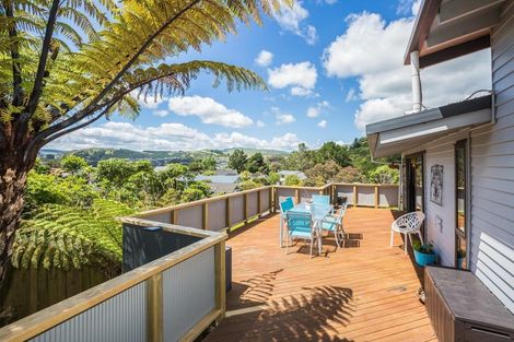 Photo of property in 2 Mizzen Place, Whitby, Porirua, 5024