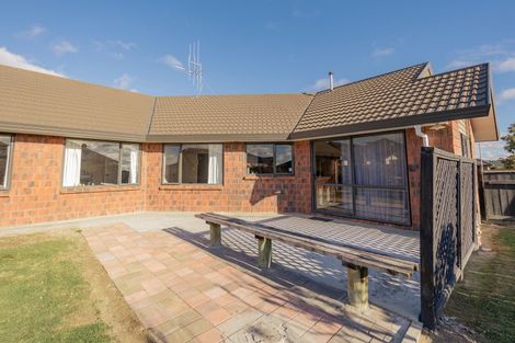 Photo of property in 4 Nevada Way, Kelvin Grove, Palmerston North, 4414