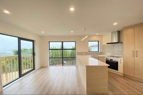 Photo of property in 36 Barbados Drive, Unsworth Heights, Auckland, 0632