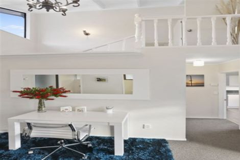 Photo of property in 44 Rewarewa Road, Te Atatu Peninsula, Auckland, 0610