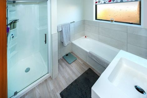 Photo of property in 21 Te Maru Place, Redwood, Christchurch, 8051