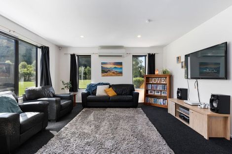 Photo of property in 33 Mchugh Crescent, Darfield, 7510