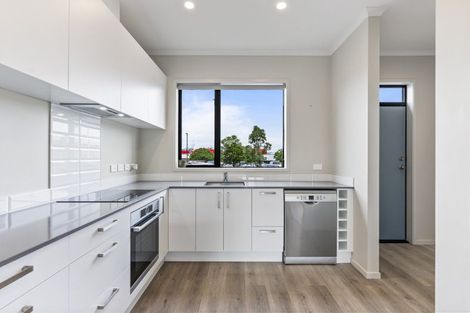 Photo of property in 3/4 Onekiritea Road, Hobsonville, Auckland, 0616