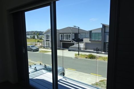 Photo of property in 15 Gunn Way, Hobsonville, Auckland, 0616