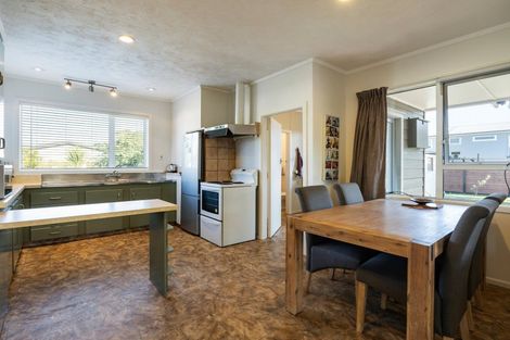 Photo of property in 32 Sandwich Road, St Andrews, Hamilton, 3200