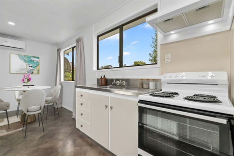 Photo of property in 2/9 Hydra Place, Glen Eden, Auckland, 0602