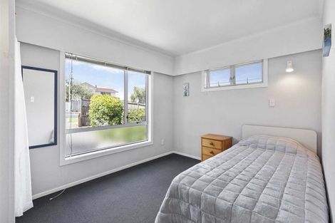 Photo of property in 57 Bradbury Road, Botany Downs, Auckland, 2010