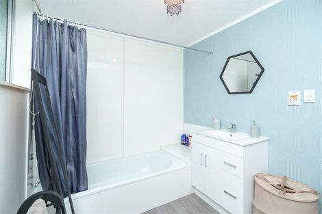 Photo of property in 15a Urlich Avenue, Melville, Hamilton, 3206