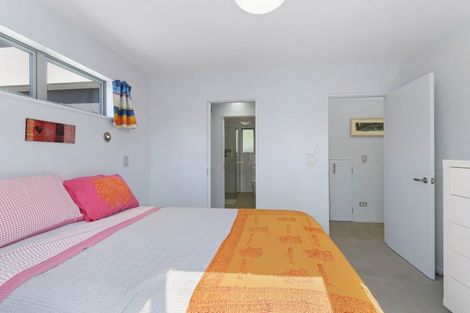 Photo of property in 64 Hewitts Road, Merivale, Christchurch, 8014