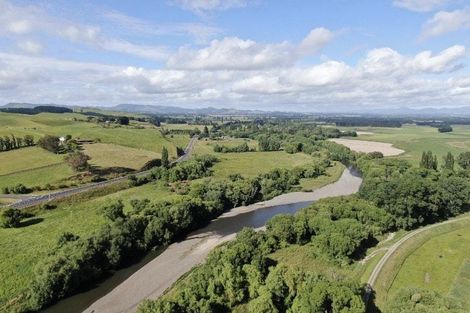 Photo of property in 2966 State Highway 2, Waipukurau, 4281