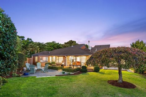 Photo of property in 2 Rosebank Grove, Waikanae, 5036