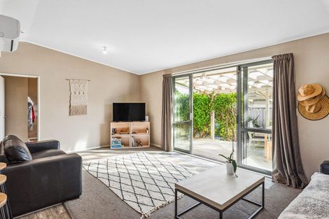 Photo of property in 7 Eruini Street, Waikanae Beach, Waikanae, 5036