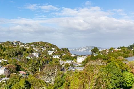 Photo of property in 137 Ruskin Road, Newlands, Wellington, 6037