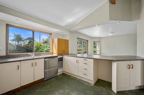 Photo of property in 10 Merewhira Road, Paremoremo, Albany, 0793