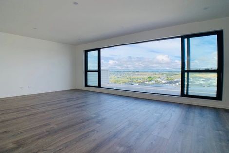 Photo of property in 38 Ascension Crescent, Orewa, 0931