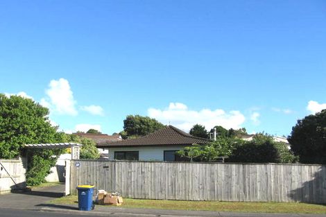Photo of property in 56 Meadowood Drive, Unsworth Heights, Auckland, 0632