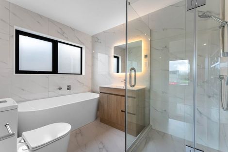 Photo of property in 12 Harbourside Parade, Hobsonville, Auckland, 0616