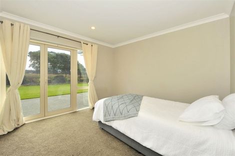 Photo of property in 35 Mataroa Place, Parklands, Christchurch, 8083