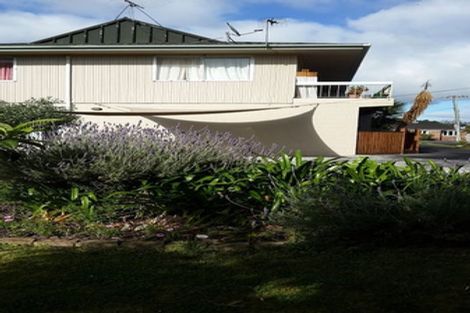Photo of property in 2/27 Kerswill Place, Pakuranga, Auckland, 2010