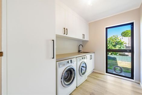 Photo of property in 25 Roband Crescent, Brown Owl, Upper Hutt, 5018