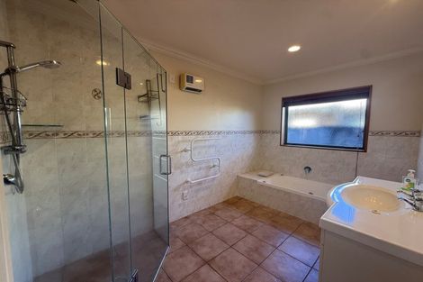 Photo of property in 6 Doneraille Place, Bethlehem, Tauranga, 3110