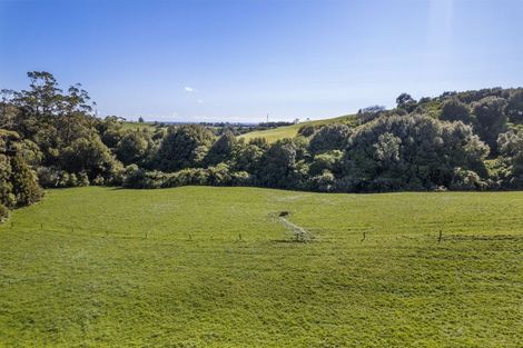 Photo of property in 114 Ackworth Road, Lepperton, New Plymouth, 4373