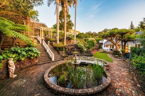 Photo of property in 32 Deane Avenue, Titirangi, Auckland, 0604