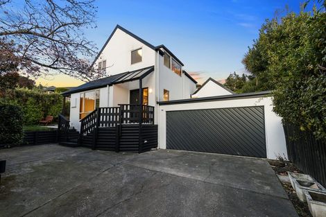 Photo of property in 2/118 Centaurus Road, Huntsbury, Christchurch, 8022