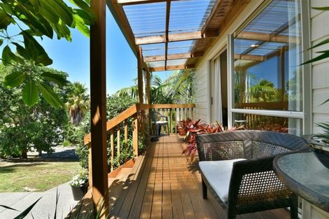 Photo of property in 1/4 Knott Road, Stanmore Bay, Whangaparaoa, 0932