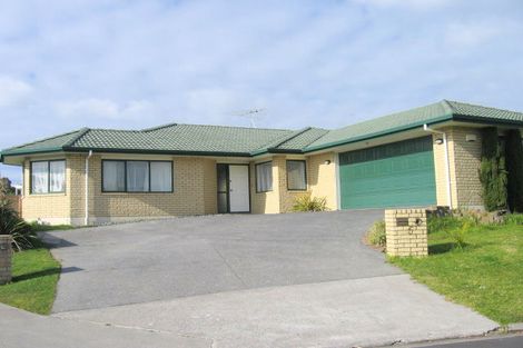 Photo of property in 5 Mohill Place, East Tamaki Heights, Auckland, 2016