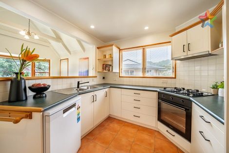 Photo of property in 3 Mcenroe Grove, Naenae, Lower Hutt, 5011