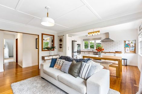 Photo of property in 39 Rawhiti Street, Stokes Valley, Lower Hutt, 5019