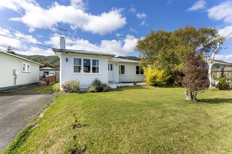 Photo of property in 96 Frederick Street, Wainuiomata, Lower Hutt, 5014