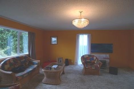 Photo of property in 5 Southern Cross Crescent, Island Bay, Wellington, 6023