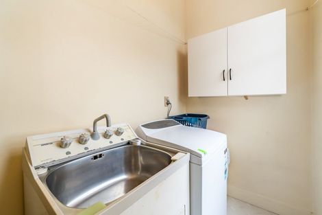 Photo of property in 19 Selwyn Terrace, Thorndon, Wellington, 6011