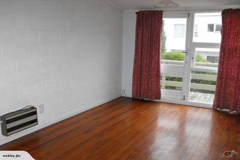 Photo of property in 23f6 Collins Avenue, Tawa, Wellington, 5028
