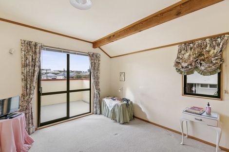 Photo of property in 8 Scorian Close, Karori, Wellington, 6012