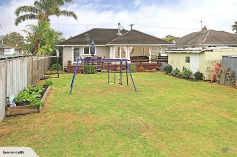 Photo of property in 20 Edwards Avenue, Henderson, Auckland, 0610