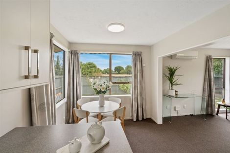 Photo of property in 11 Manor Place, Bryndwr, Christchurch, 8053