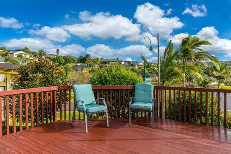 Photo of property in 7 Roberta Crescent, Orewa, 0931